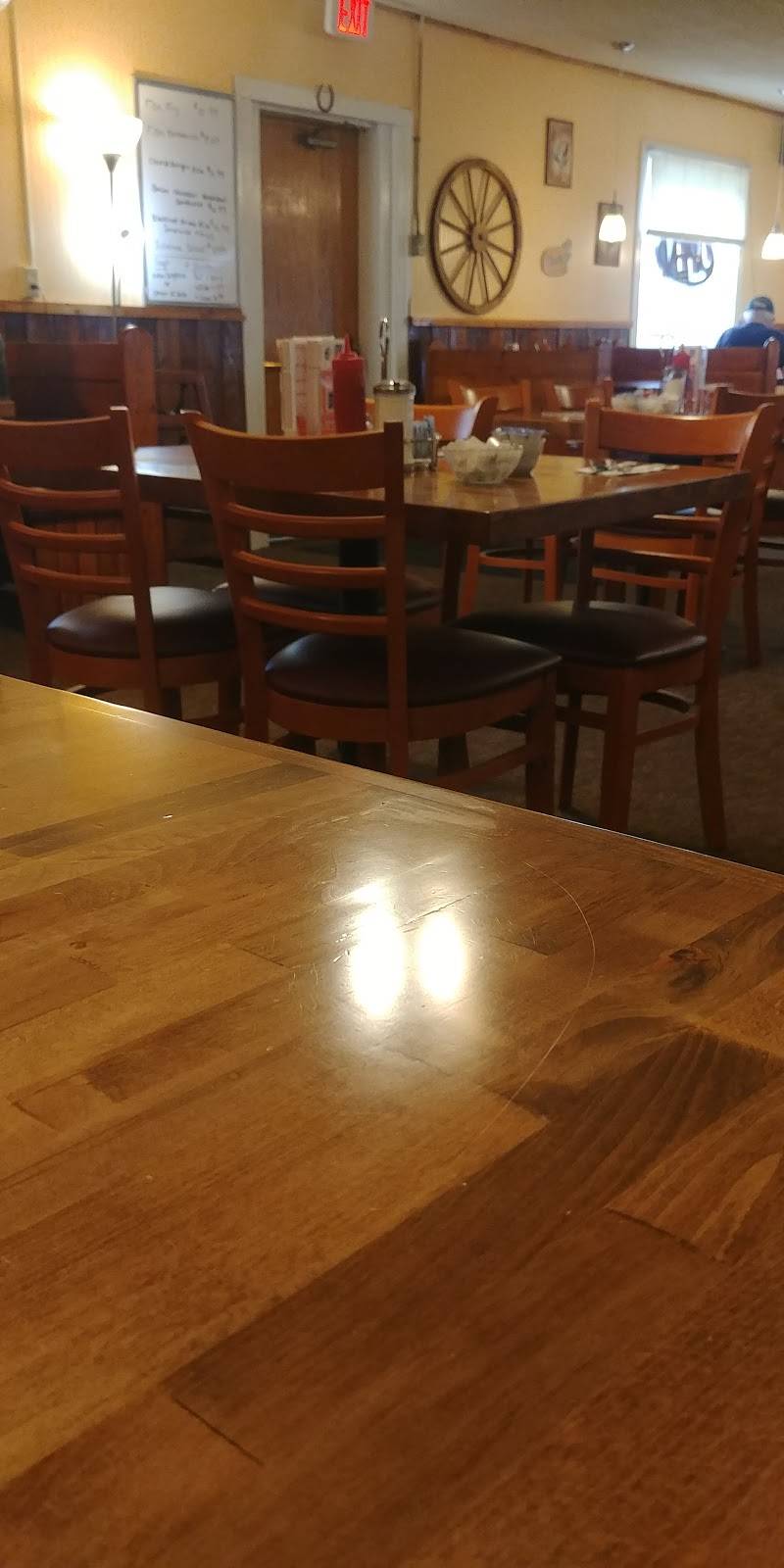 Gunsmoke Country Grill | restaurant | 2577 Caledonia-Leroy Rd, Le Roy, NY 14482, USA | 5855386569 OR +1 585-538-6569