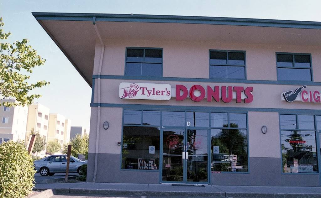 Tylers Donut House | bakery | 11108 Evergreen Way # D, Everett, WA 98204, USA | 4253478305 OR +1 425-347-8305