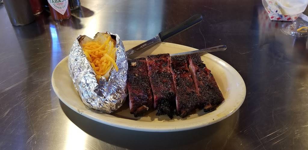 Sammies Bar-B-Q | restaurant | 3801 E Belknap St, Fort Worth, TX 76111, USA | 8178341822 OR +1 817-834-1822