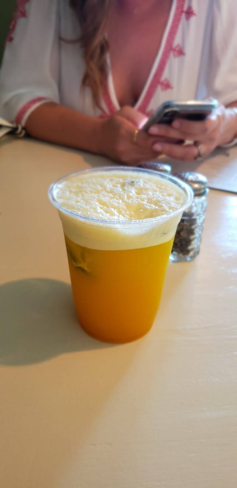 Barrow Food House | restaurant | 452 Main Rd, Riverhead, NY 11901, USA | 6317793379 OR +1 631-779-3379