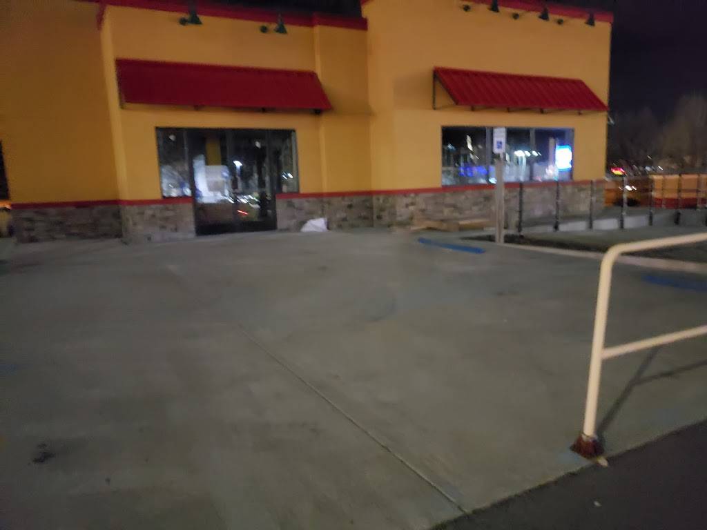 Popeyes Louisiana Kitchen | restaurant | 411 Baltimore Pike, Morton, PA 19070, USA | 4844726010 OR +1 484-472-6010