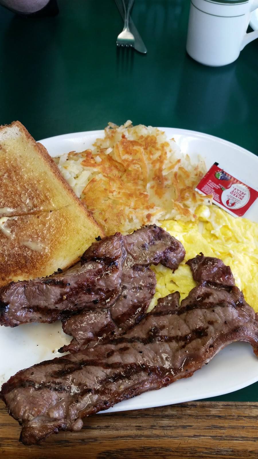 Louis Burgers | restaurant | 2116 Artesia Blvd, Redondo Beach, CA 90278, USA | 3103748149 OR +1 310-374-8149