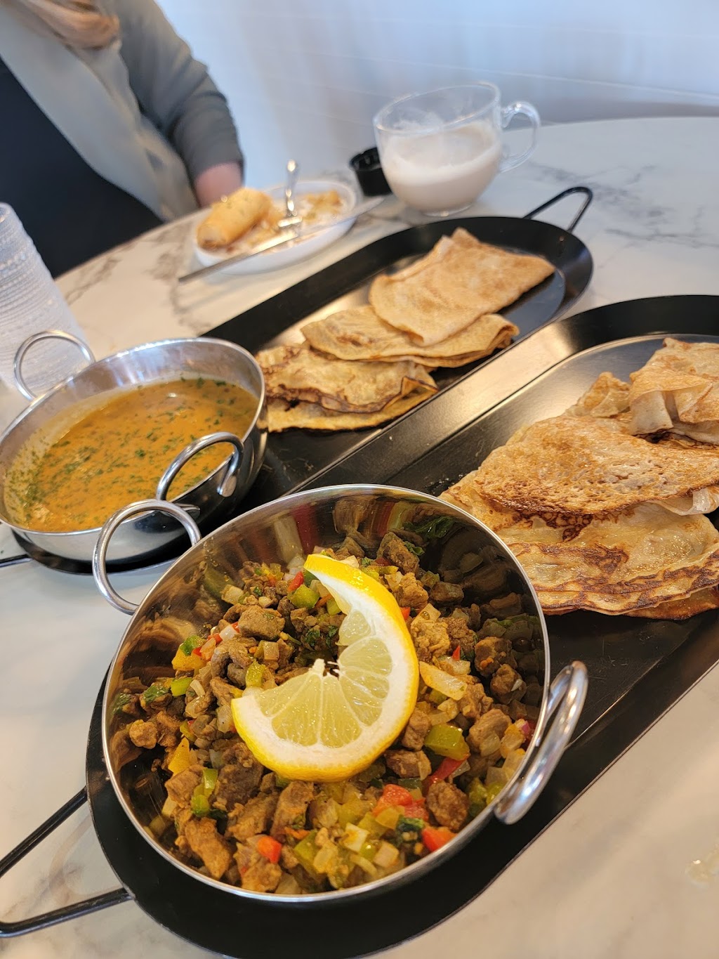 Safia Sweets & Kitchen | restaurant | 2375 Silver Dr, Columbus, OH 43211, USA | 6143725110 OR +1 614-372-5110