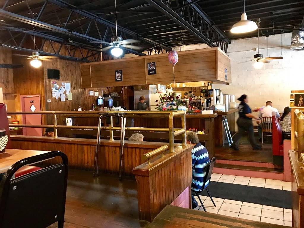 Mamas Restaurant | restaurant | 2105 E 5th St, Tyler, TX 75701, USA | 9035267915 OR +1 903-526-7915