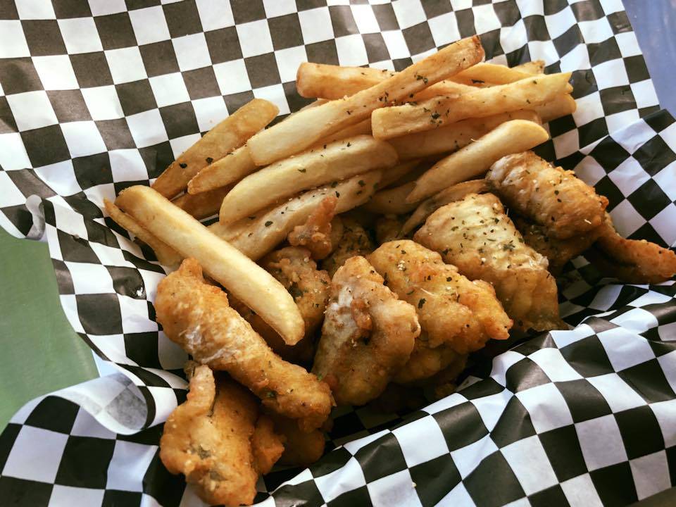 Colossal Crab & Miller Pizza Chicago | restaurant | 17 W 35th St, Chicago, IL 60616, USA | 7738552029 OR +1 773-855-2029