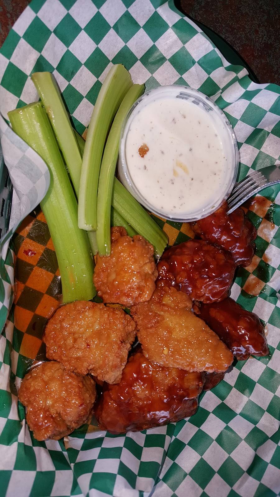 Sals Pizza Pub | meal takeaway | 812 Lyndon Ln, Louisville, KY 40222, USA | 5023654700 OR +1 502-365-4700