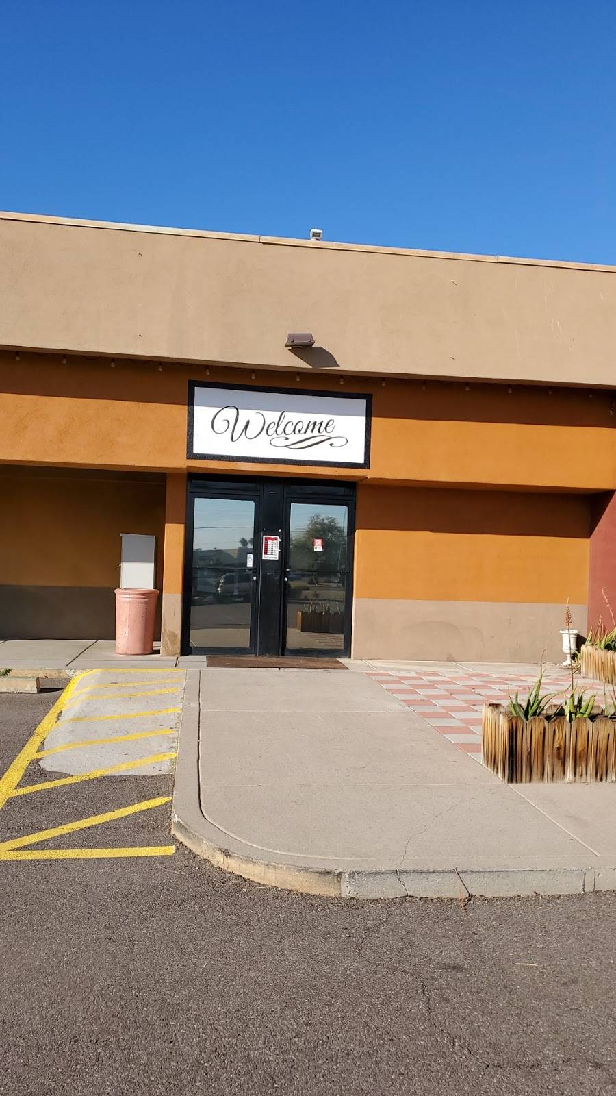 casa blanca bistro | restaurant | 2050 W Guadalupe Rd, Mesa, AZ 85202, USA | 4808973010 OR +1 480-897-3010