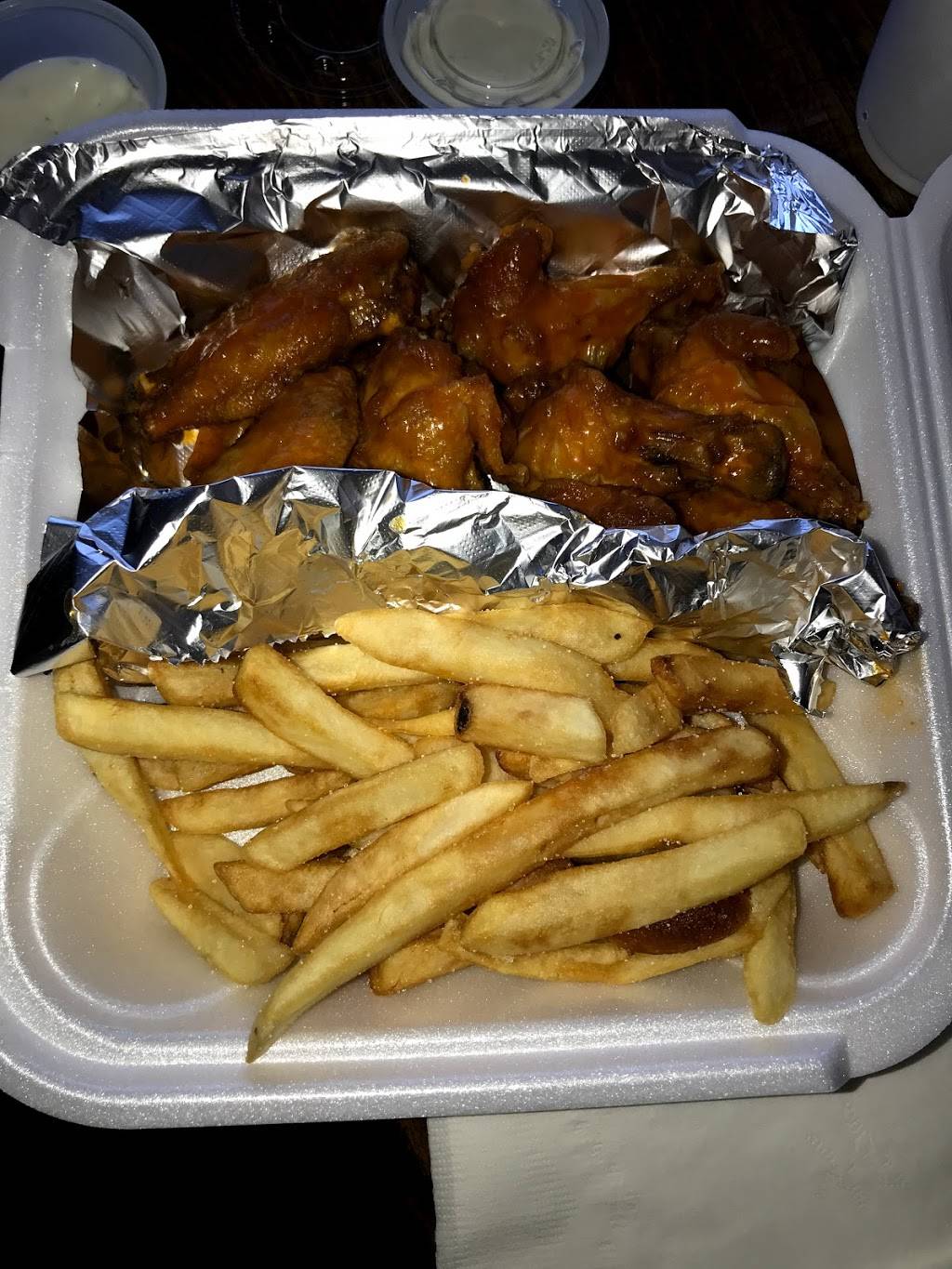 Wing It | restaurant | 2704 S Elm-Eugene St, Greensboro, NC 27406, USA | 3368971447 OR +1 336-897-1447