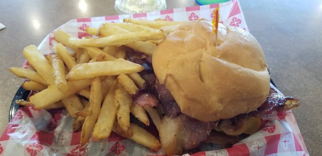 The Stretch Restaurant | restaurant | 565 Pioneer Rd, Fond du Lac, WI 54937, USA | 9209237834 OR +1 920-923-7834