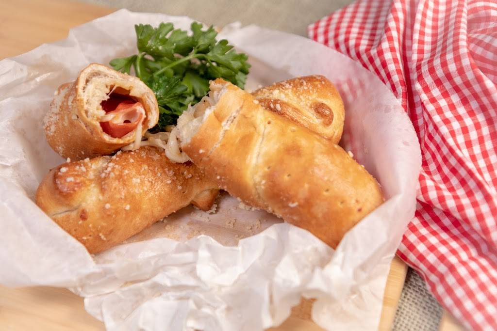 Whiffle Boys Pizza | restaurant | 601 W Main St, Benton, IL 62812, USA | 6182004343 OR +1 618-200-4343