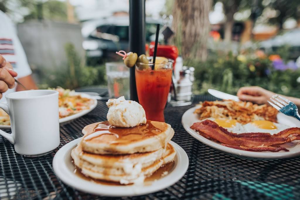 Chef Zorbas | restaurant | 2626 E 12th Ave, Denver, CO 80206, USA | 3033210091 OR +1 303-321-0091