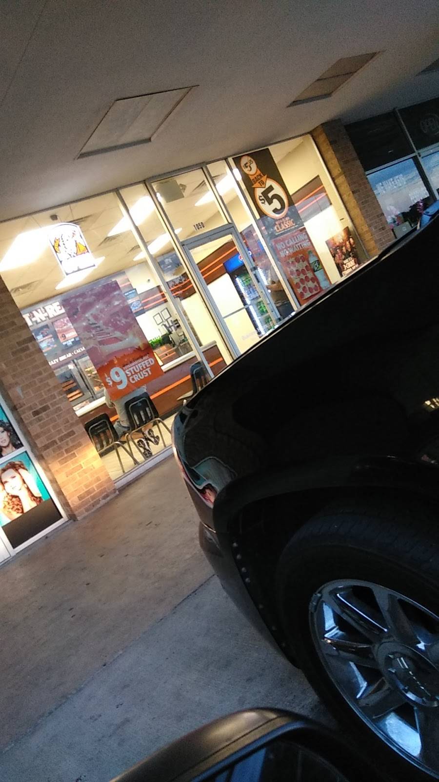 Little Caesars Pizza | meal takeaway | 1050 N Carrier Pkwy, Grand Prairie, TX 75050, USA | 9725049300 OR +1 972-504-9300