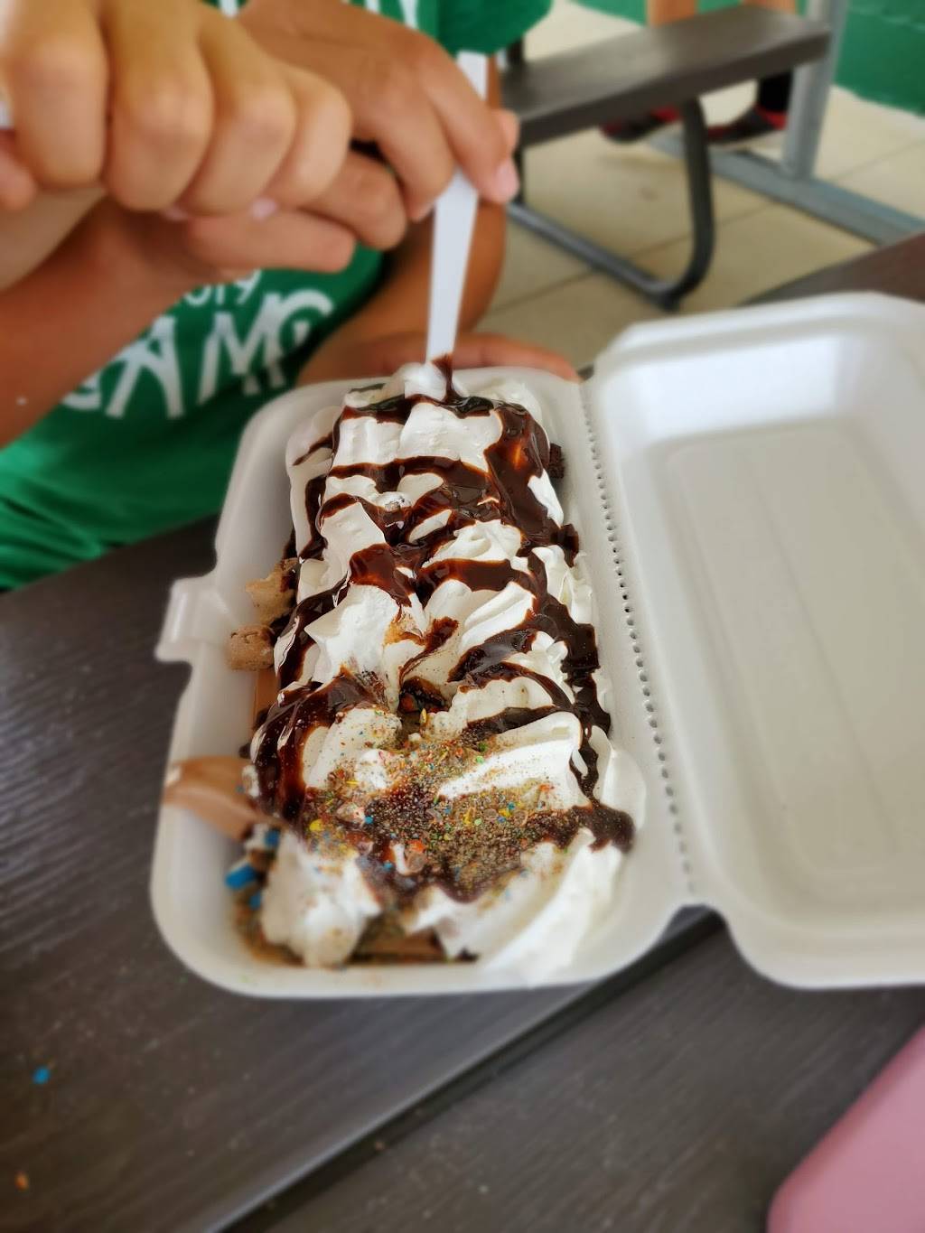 Ice Cream Korner | restaurant | 7605 US-50, Iuka, IL 62849, USA | 6183234321 OR +1 618-323-4321