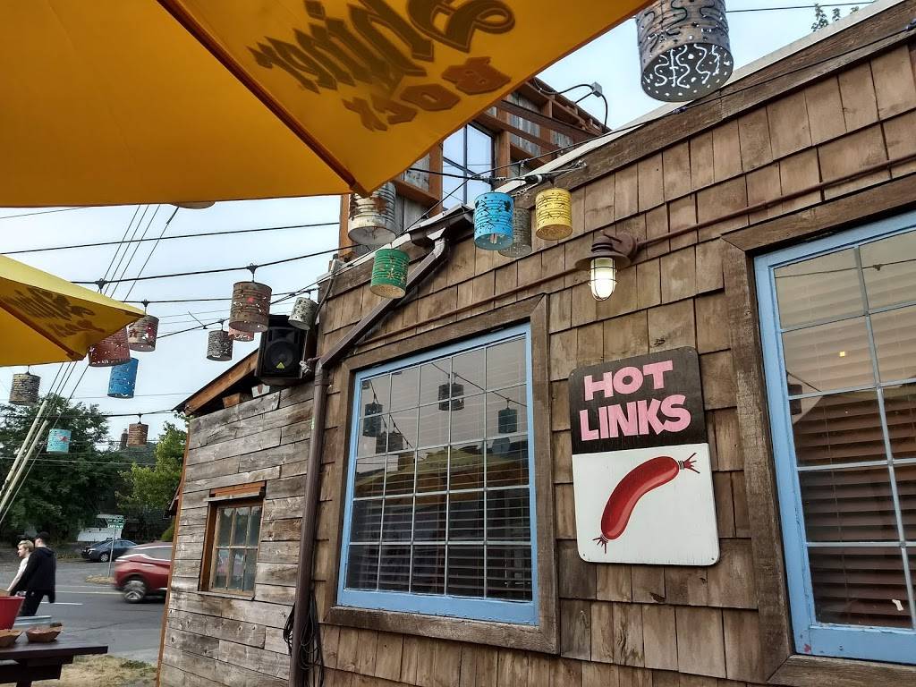 Two Shoe BBQ | restaurant | 4105 Leary Way NW, Seattle, WA 98107, USA | 2066933962 OR +1 206-693-3962