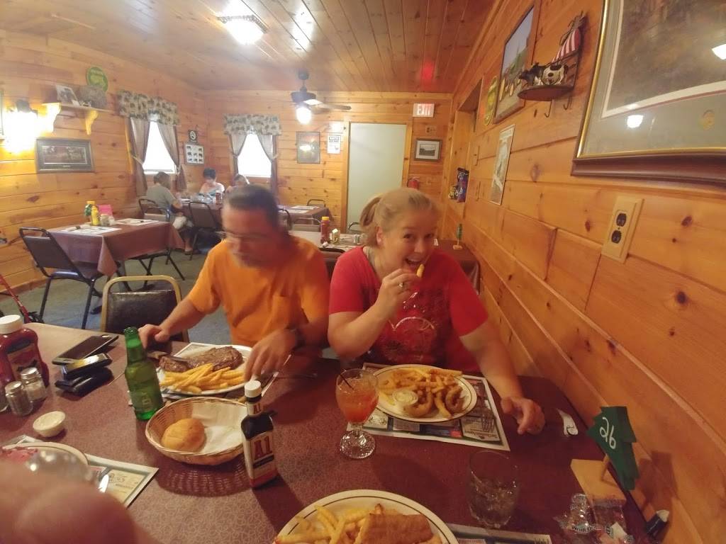 Pinecrest Supper Club | restaurant | 9231 WI-73, Pittsville, WI 54466, USA | 7158842694 OR +1 715-884-2694