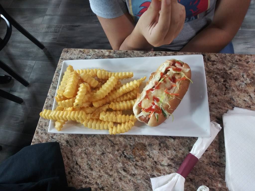 Sabores De Colombia | restaurant | 9825 San Jose Blvd #20, Jacksonville, FL 32257, USA | 9046195967 OR +1 904-619-5967