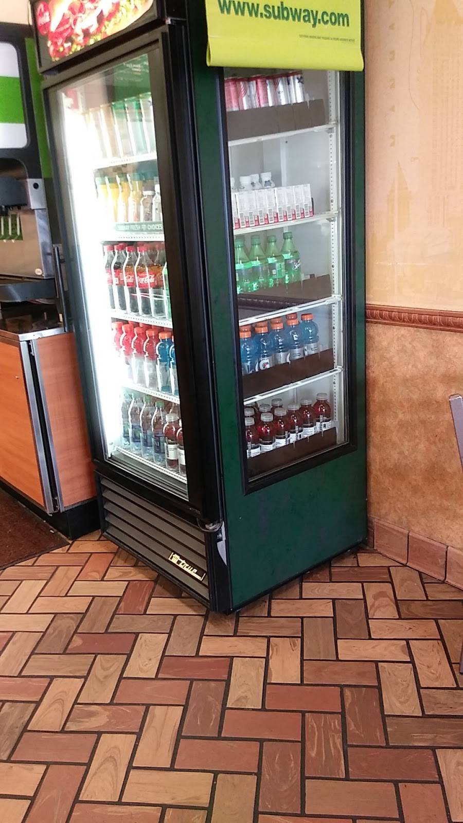 Subway | restaurant | 655 W Illinois Ave, Dallas, TX 75224, USA | 2149417827 OR +1 214-941-7827