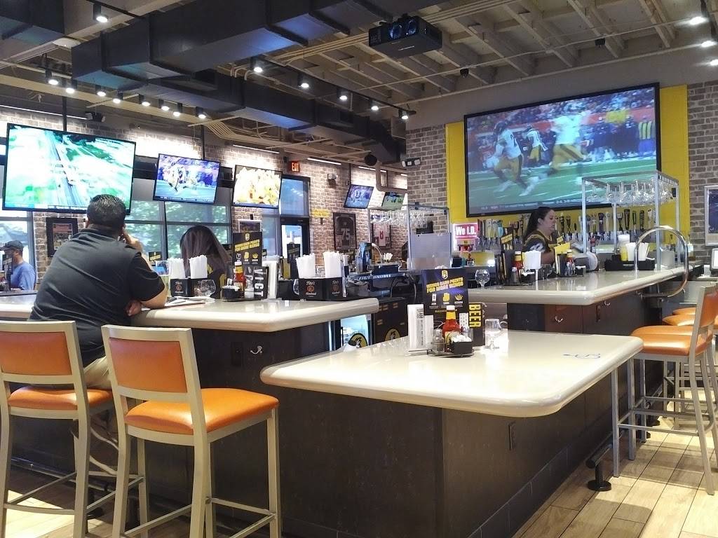 Buffalo Wild Wings | restaurant | 32135 Union Landing Blvd, Union City, CA 94587, USA | 5104712329 OR +1 510-471-2329