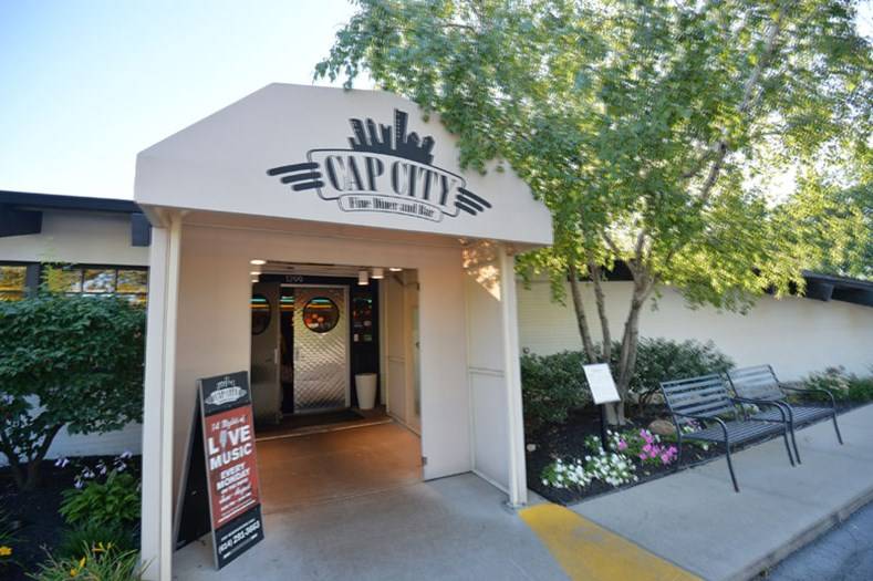 Cap City Fine Diner and Bar | restaurant | 1299 Olentangy River Rd, Columbus, OH 43212, USA | 6142913663 OR +1 614-291-3663