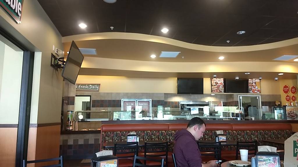 Round Table Pizza | meal delivery | 16534 Soledad Canyon Rd, Canyon Country, CA 91387, USA | 6612528000 OR +1 661-252-8000