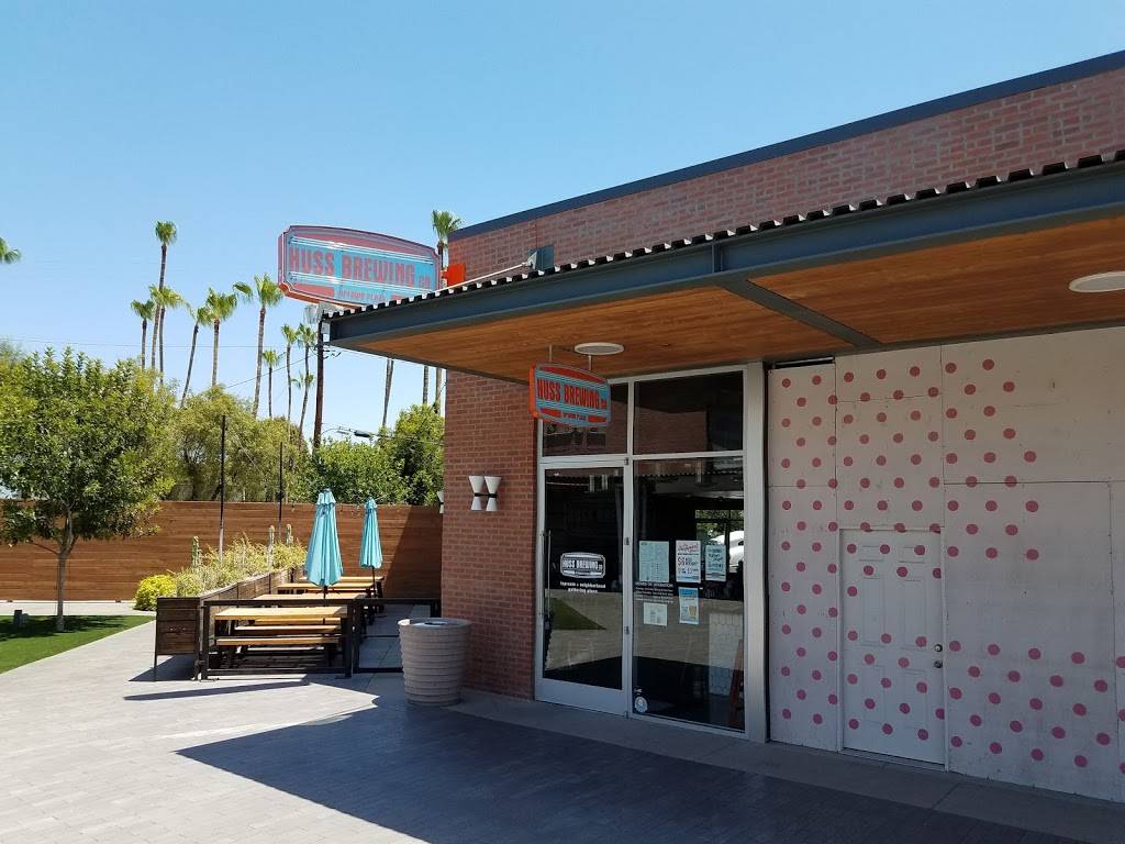 Huss Brewing Co.Taproom at Uptown Plaza | restaurant | 100 E Camelback Rd #160, Phoenix, AZ 85012, USA | 6024414677 OR +1 602-441-4677