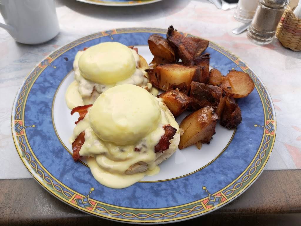 Cafe Floral | restaurant | 100 Chemin Lakeside, Knowlton, QC J0E 1V0, Canada | 4502430792 OR +1 450-243-0792