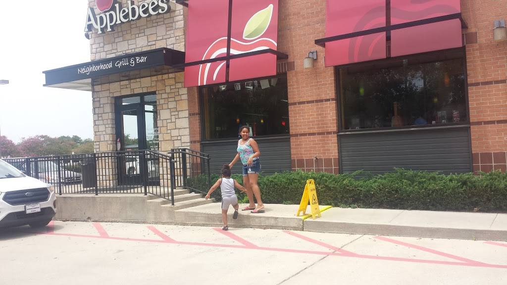 Applebees Grill + Bar | restaurant | 1000 W Esplanade Ave, Kenner, LA 70065, USA | 5044696500 OR +1 504-469-6500