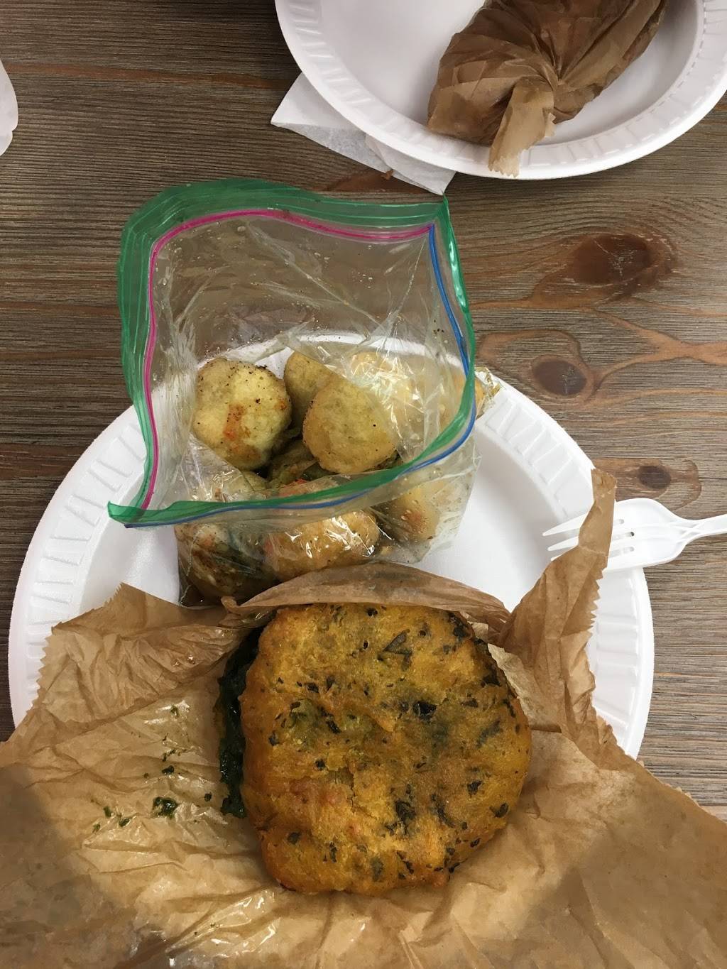 A&A Bake Doubles and Roti | restaurant | 1337 Fulton St, Brooklyn, NY 11216, USA | 3474250016 OR +1 347-425-0016