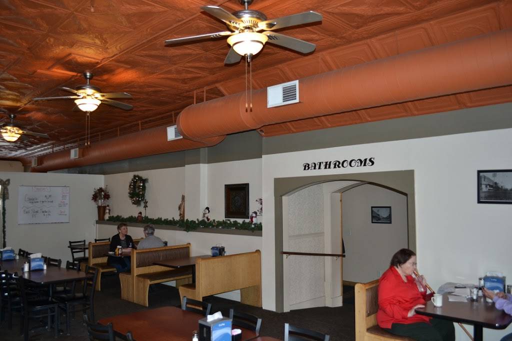 Todds Neighborhood Grill | restaurant | 207 3rd St, Parkersburg, IA 50665, USA | 3193468017 OR +1 319-346-8017