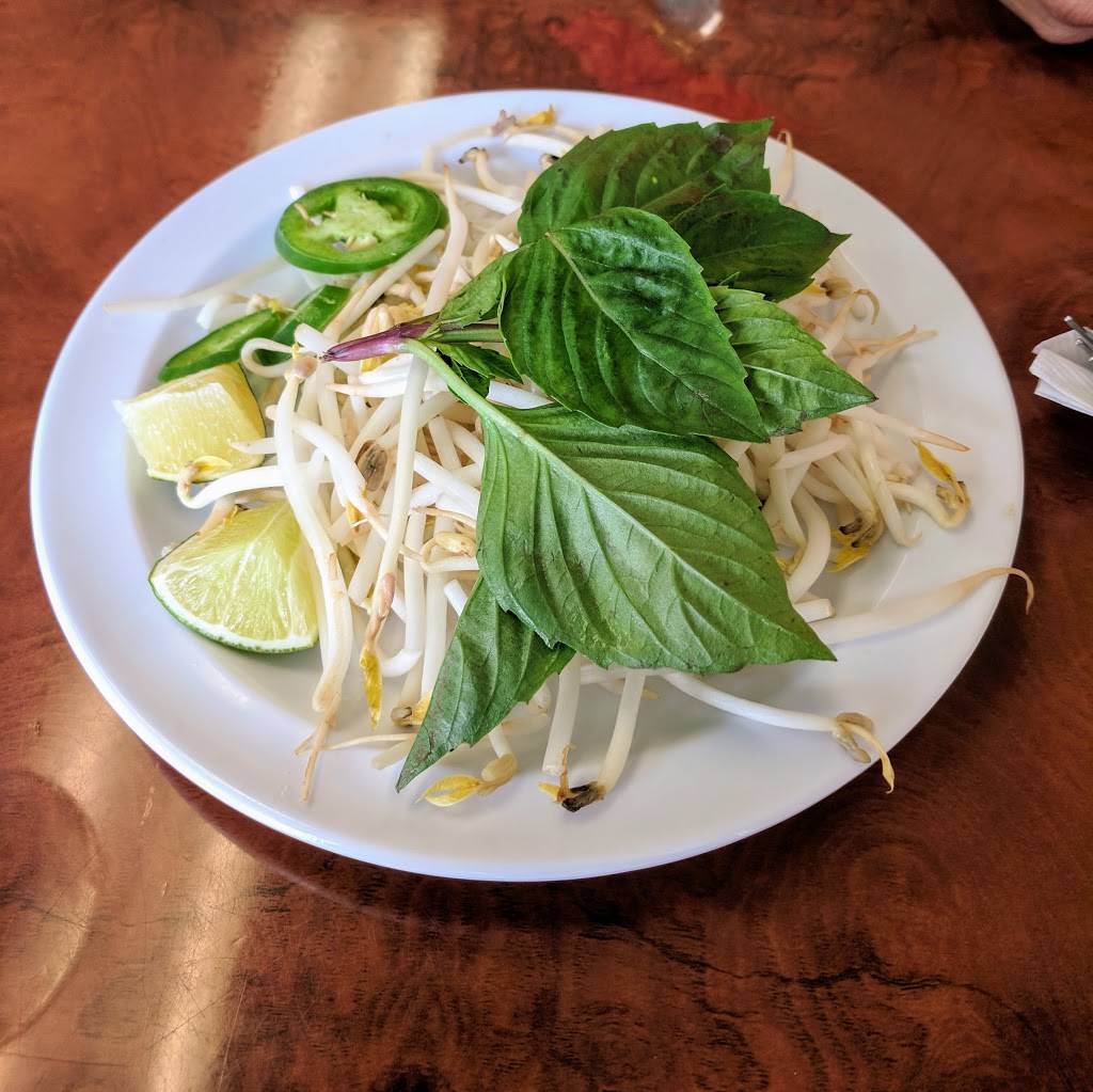 Pho Chopstix | restaurant | 2233 N Ridge Rd #103, Wichita, KS 67205, USA | 3167298088 OR +1 316-729-8088