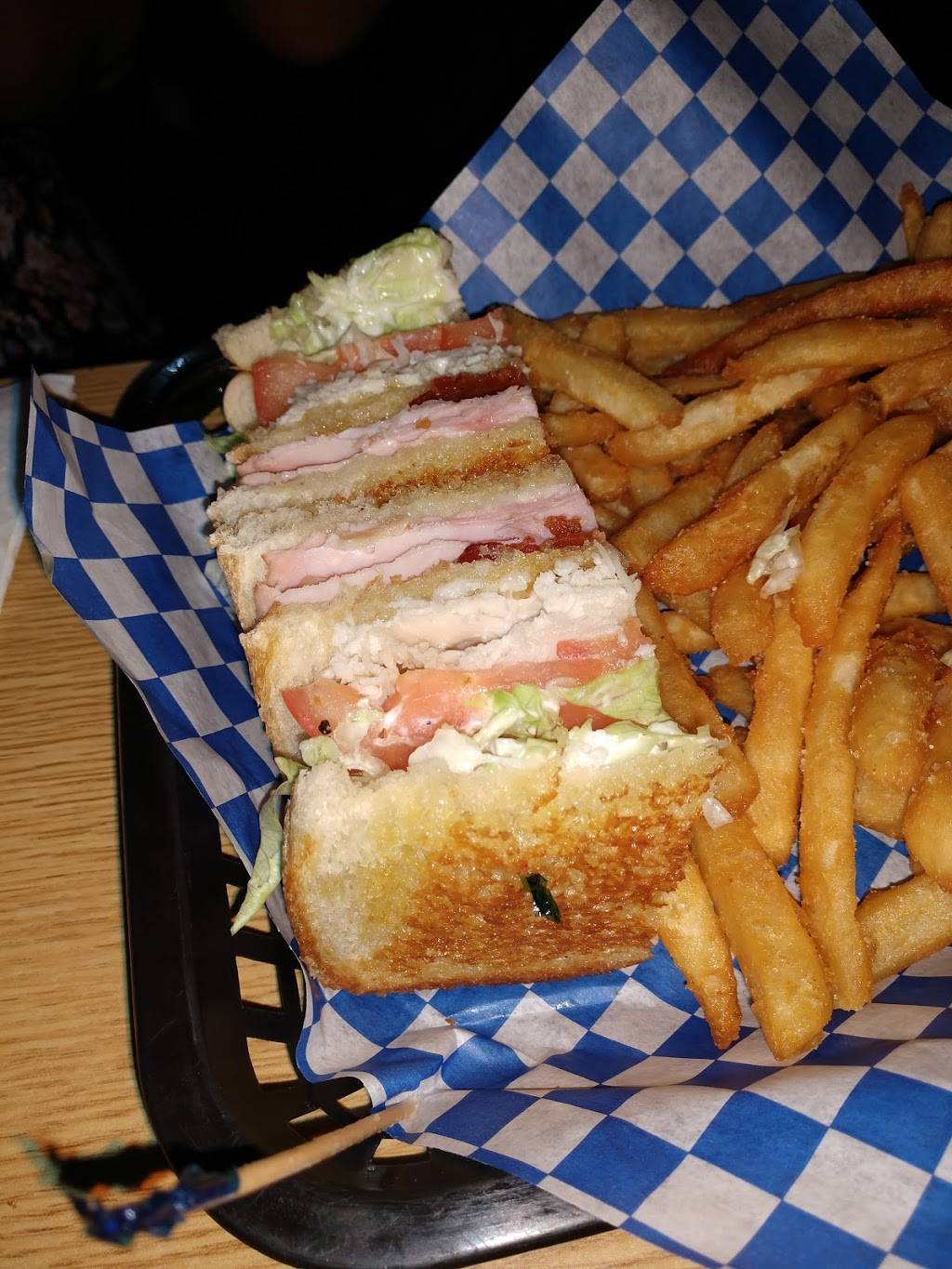 Bleachers Sports Bar & Grill | restaurant | 2167 Hilltop Dr A, Redding, CA 96002, USA | 5302226555 OR +1 530-222-6555