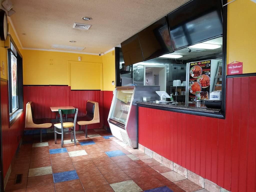 Crown Chicken & Fish | restaurant | 403 Saw Mill Rd, West Haven, CT 06516, USA | 2039311444 OR +1 203-931-1444