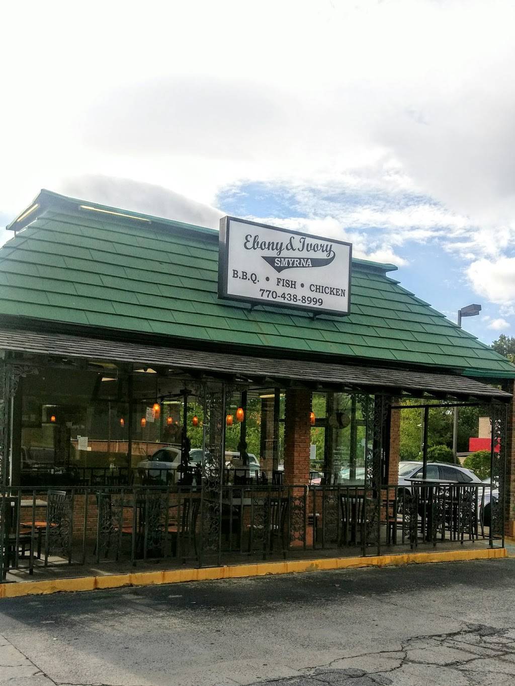 Ebony & Ivory BBQ,FISH,CHICKEN | restaurant | 3120 S Cobb Dr, Smyrna, GA 30080, USA | 7704388999 OR +1 770-438-8999