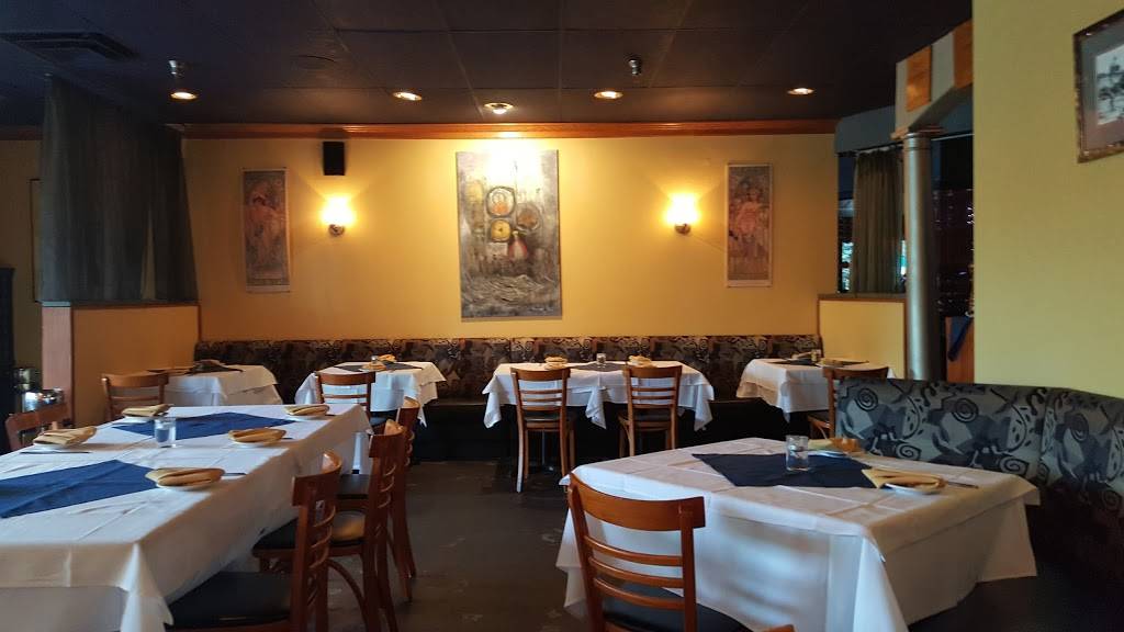 Praga Restaurant | restaurant | 229 W St Charles Rd, Lombard, IL 60148, USA | 6304950470 OR +1 630-495-0470