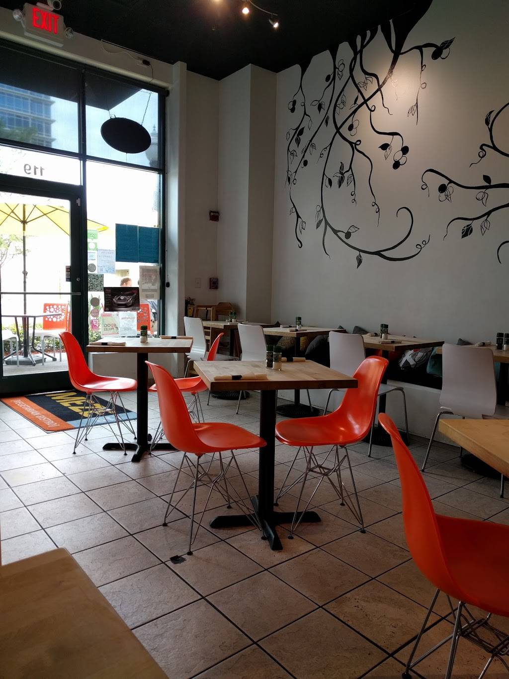 MEZE 119 | restaurant | 119 2nd St N, St. Petersburg, FL 33701, USA | 7274988627 OR +1 727-498-8627