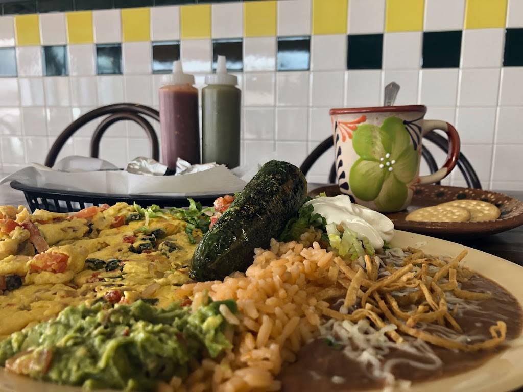 El Famous Burrito | restaurant | 1336 75th St, Downers Grove, IL 60516, USA | 6302414111 OR +1 630-241-4111