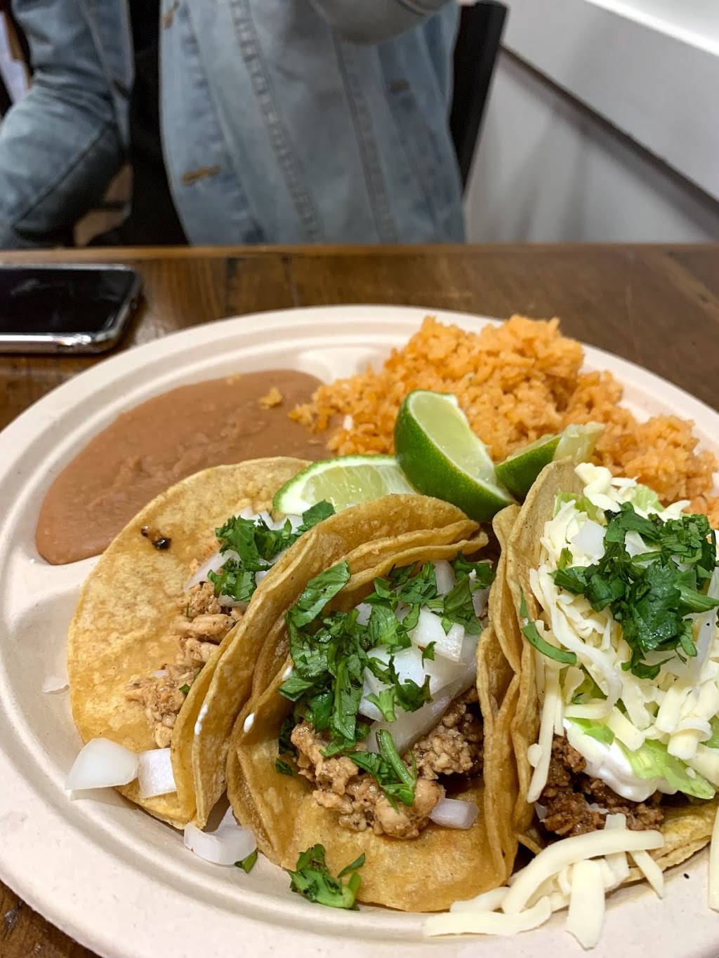 Chapos Tacos Troy | restaurant | 2008 W Big Beaver Rd, Troy, MI 48084, USA | 2483855994 OR +1 248-385-5994