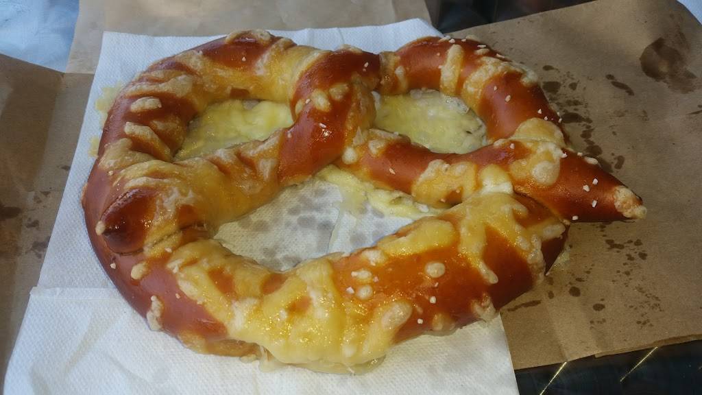 Gnarly Knots Pretzels | restaurant | 115 S Hough St, Barrington, IL 60010, USA | 8477015668 OR +1 847-701-5668