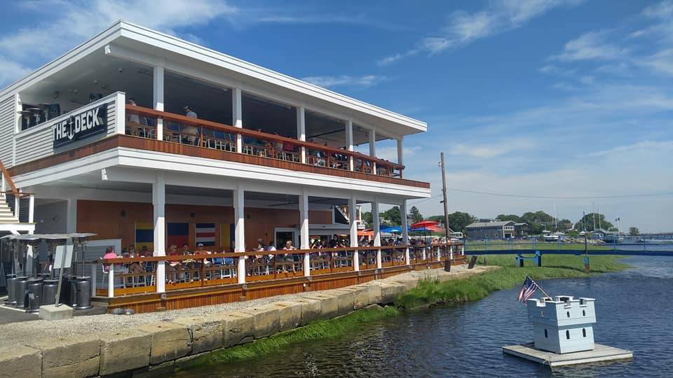 The Deck | restaurant | 179 Bridge Rd, Salisbury, MA 01952, USA | 9784994422 OR +1 978-499-4422