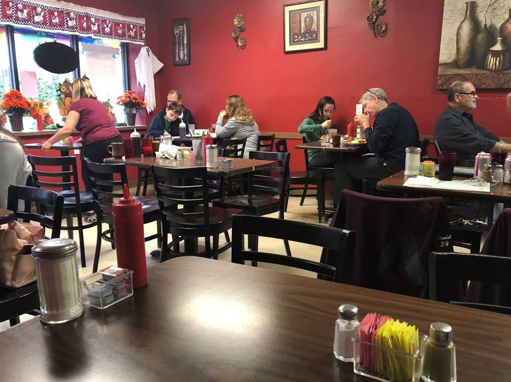 Eddies Diner (Cranston Rhode Island) | restaurant | 877 Dyer Ave, Cranston, RI 02920, USA | 4016546656 OR +1 401-654-6656