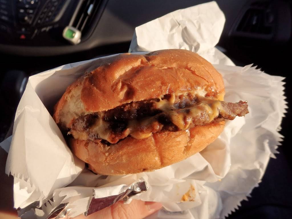 Swensons (West Akron) Drive-In Restaurant | restaurant | 40 S Hawkins Ave, Akron, OH 44313, USA | 3308648416 OR +1 330-864-8416