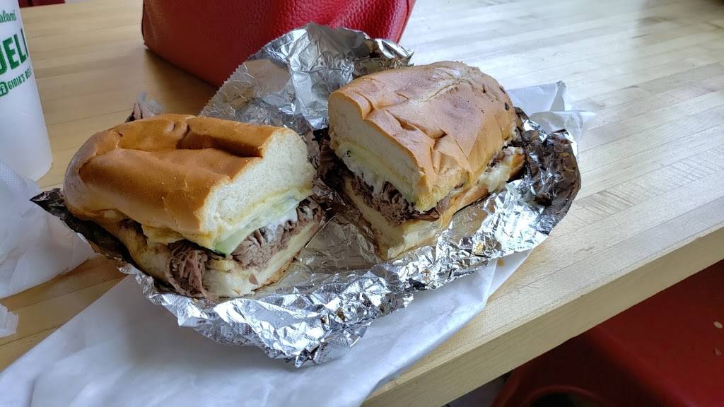 Gioias Deli | restaurant | 623 N New Ballas Rd, Creve Coeur, MO 63141, USA | 3147769410 OR +1 314-776-9410