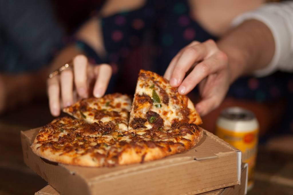 Tuttas Pizza | restaurant | 1710 N Record St #110, Dallas, TX 75202, USA | 2149974909 OR +1 214-997-4909