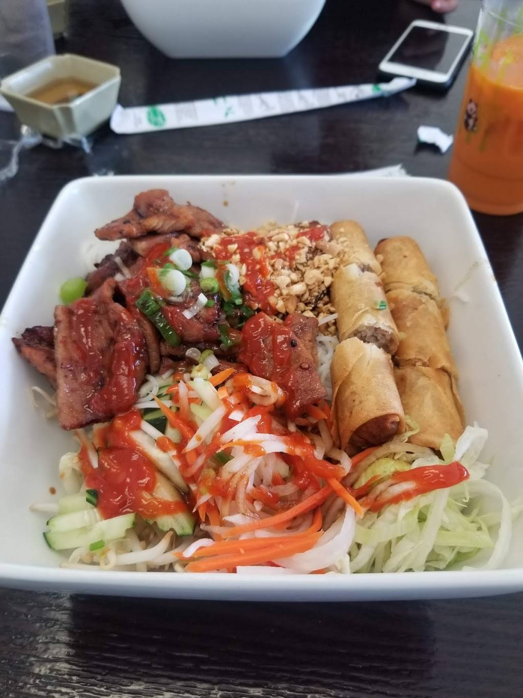 Yang Noodle House Pho | restaurant | 1374 E Foothill Blvd C, Rialto, CA 92376, USA | 9099905929 OR +1 909-990-5929