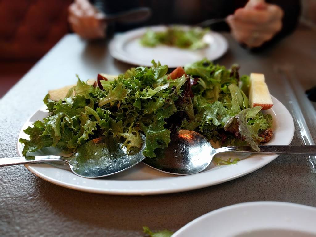 DeLorenzos Tomato Pies | restaurant | 1707 Yardley Langhorne Rd, Yardley, PA 19067, USA | 2154931006 OR +1 215-493-1006