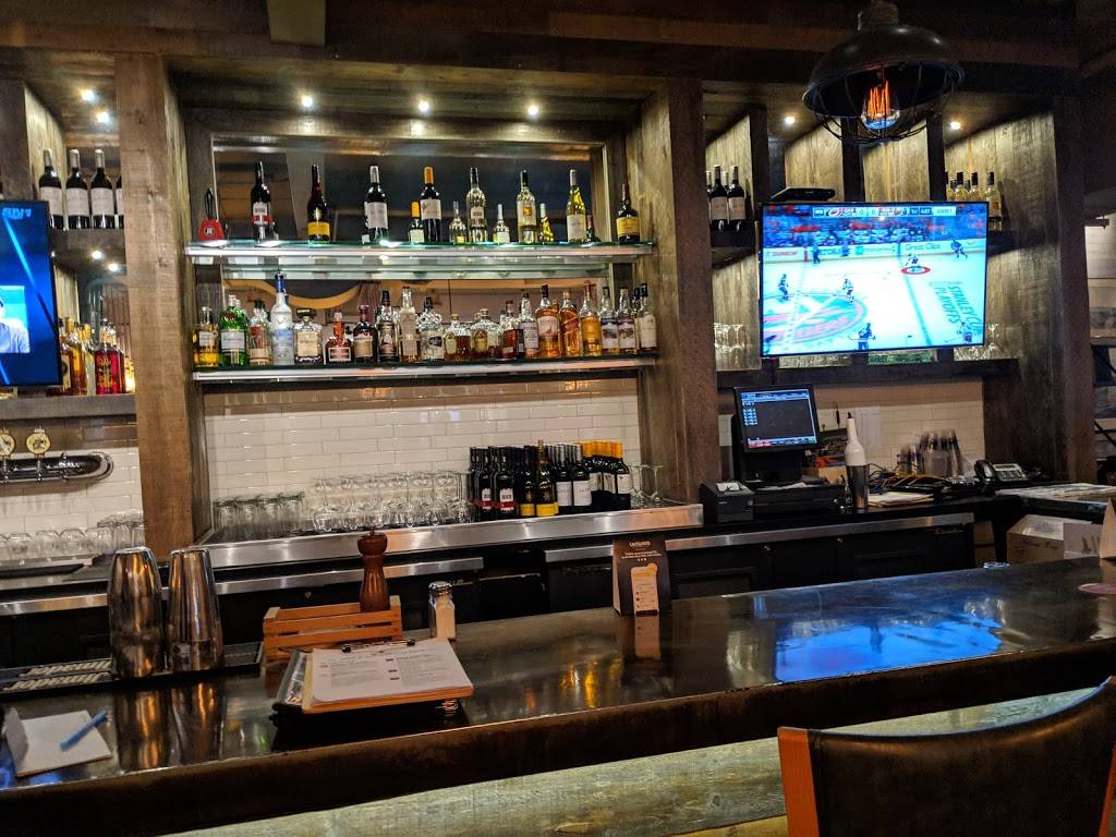 Bowmans on Bank | restaurant | 895 Bank St, Ottawa, ON K1S 3W4, Canada | 6132347674 OR +1 613-234-7674