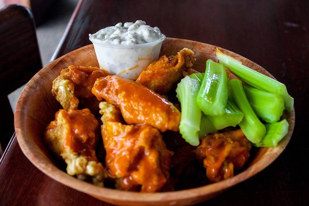 Wings Bar & Grill | restaurant | 1952, 2235 Bauer Rd #1, Batavia, OH 45103, USA | 5137329414 OR +1 513-732-9414