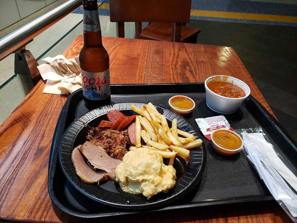 The Salt Lick | restaurant | 3200 Terminal A, 3200 Terminal A E Airfield Dr, Dallas, TX 75261, USA | 9729737303 OR +1 972-973-7303