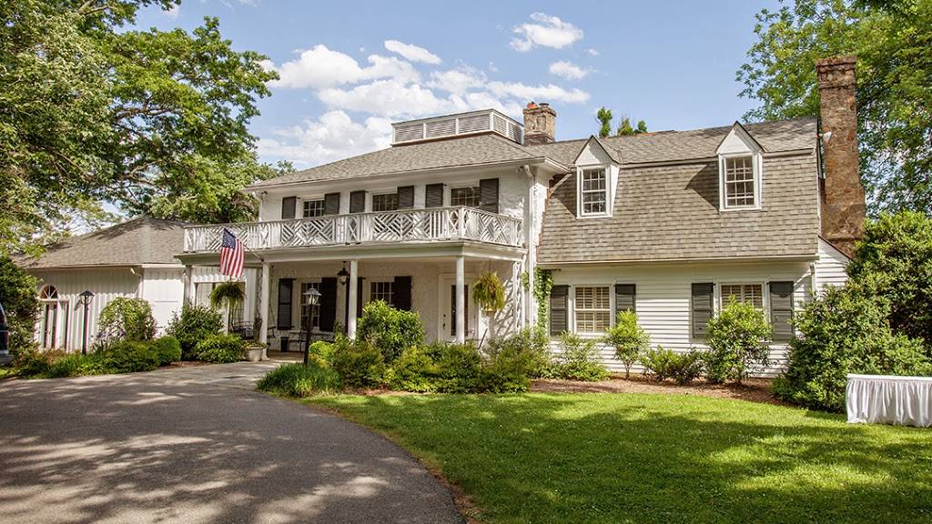 Greencroft Club | restaurant | 575 Rodes Dr, Charlottesville, VA 22903, USA | 4342965597 OR +1 434-296-5597