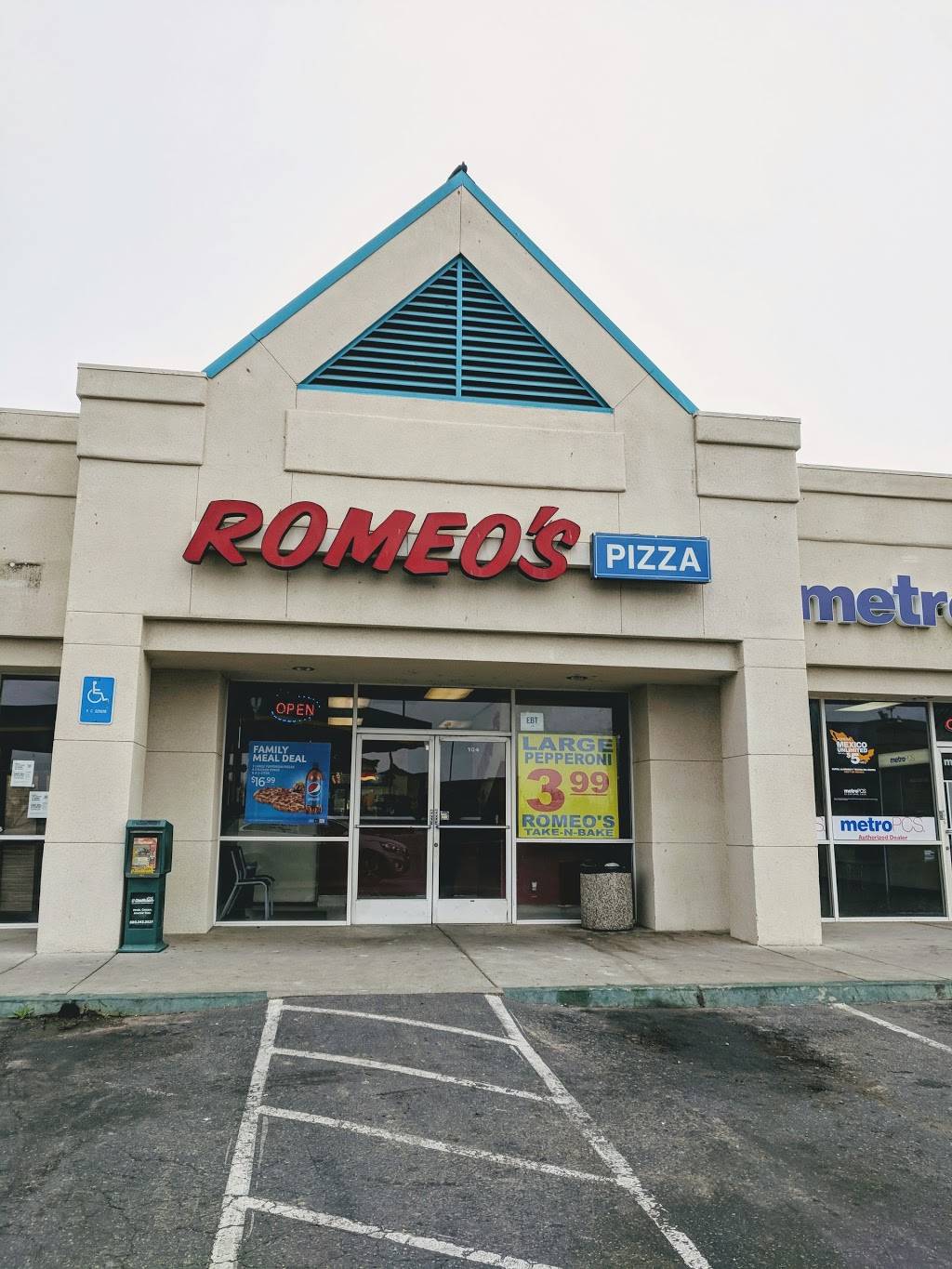 Romeos Pizza | restaurant | 1510 E Yosemite Ave #104, Madera, CA 93638, USA | 5596759757 OR +1 559-675-9757